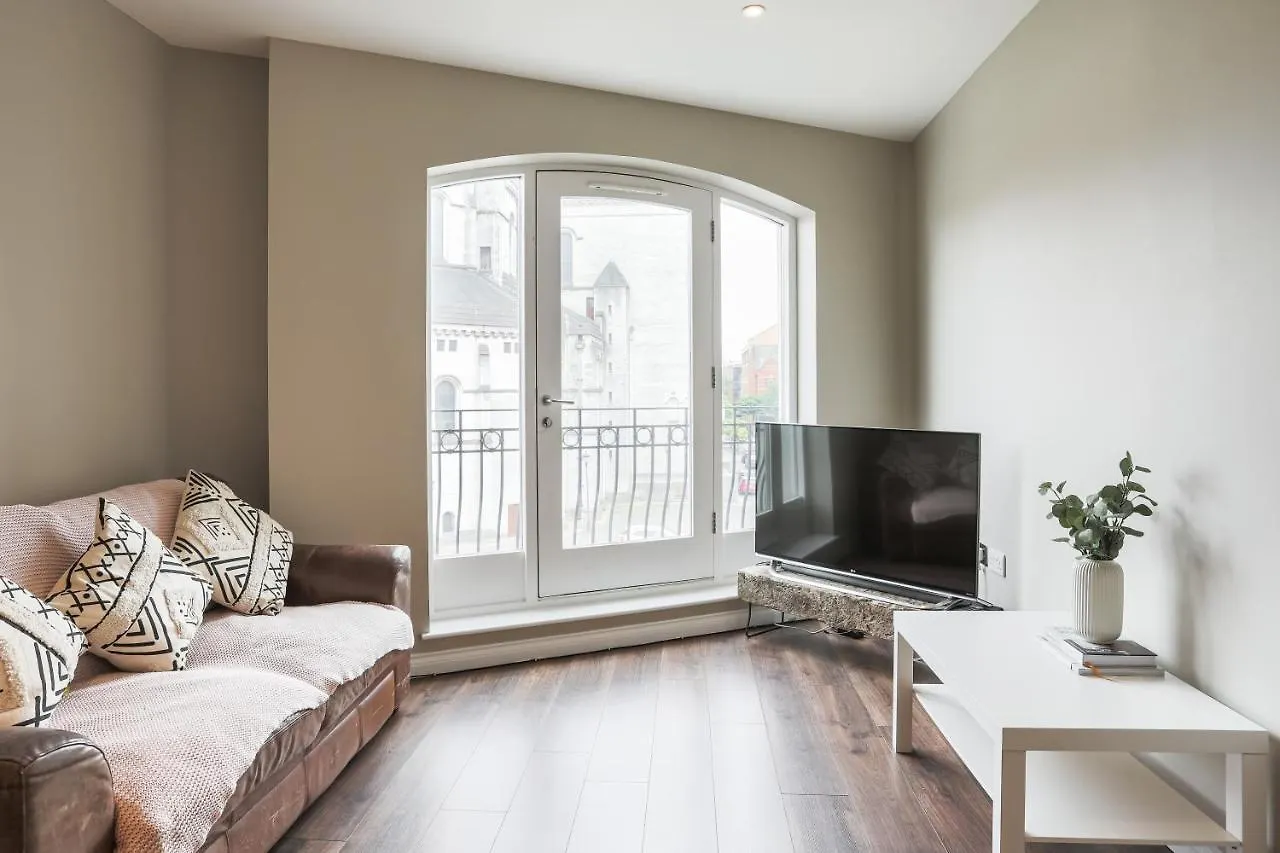 Spacious 2 Bedroom Apartment In Cathedral Quarter Belfast 0*,