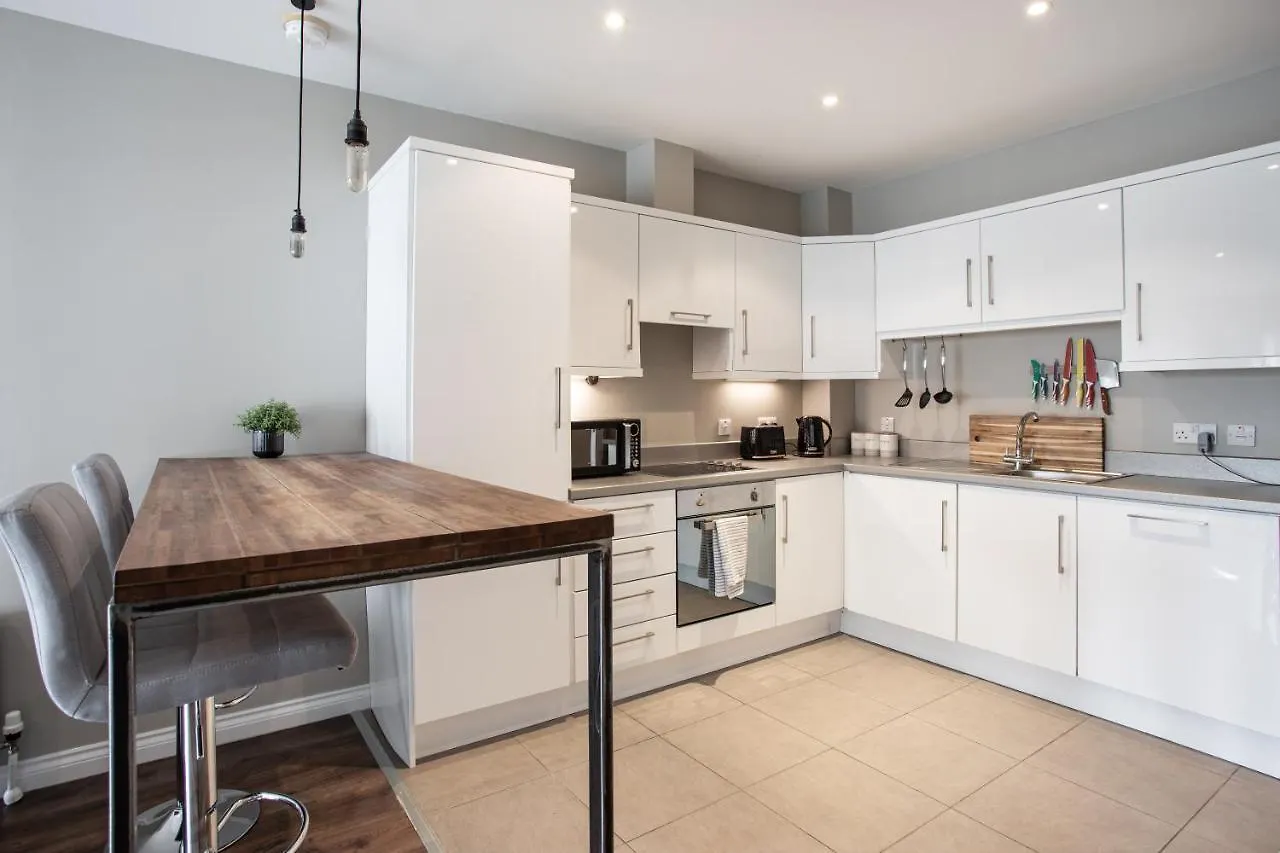 Spacious 2 Bedroom Apartment In Cathedral Quarter Belfast